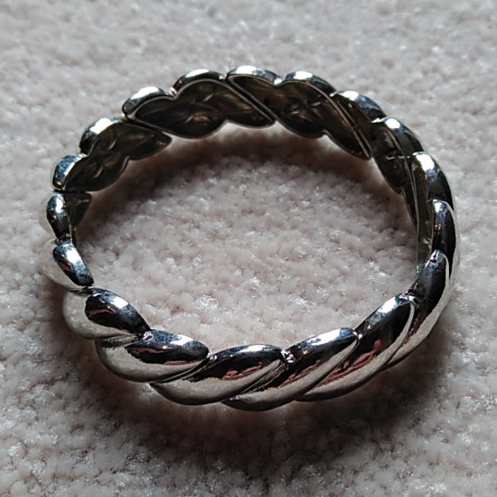 Pretty silver bracelet
